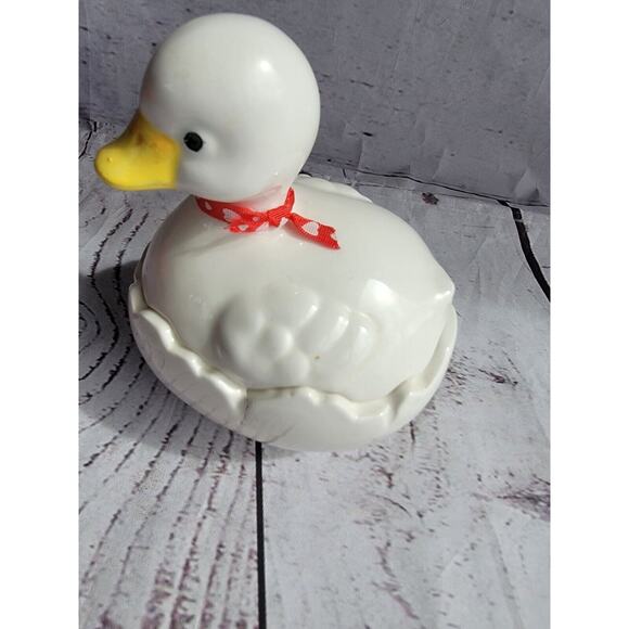 hatching duckling white ceramic trinket jar with heart ribbon READ - Picture 8 of 10